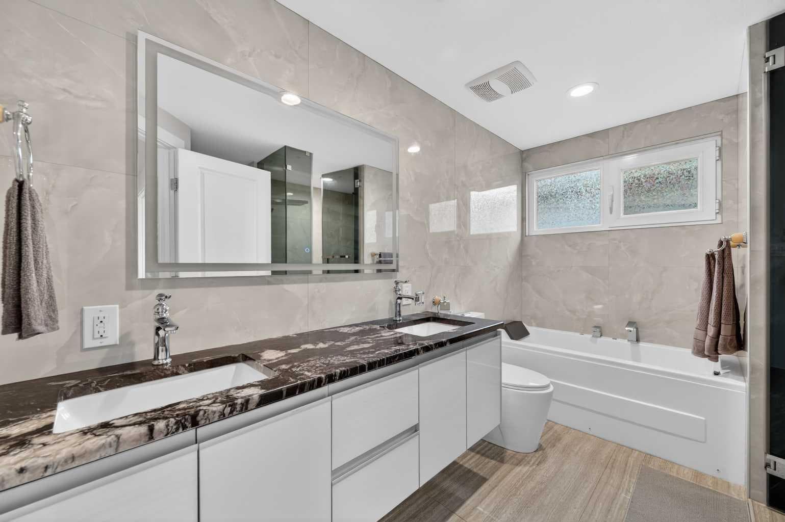 11 Selkirk Drive SW