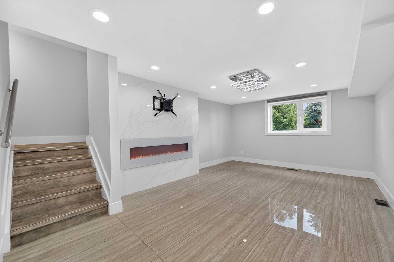 11 Selkirk Drive SW