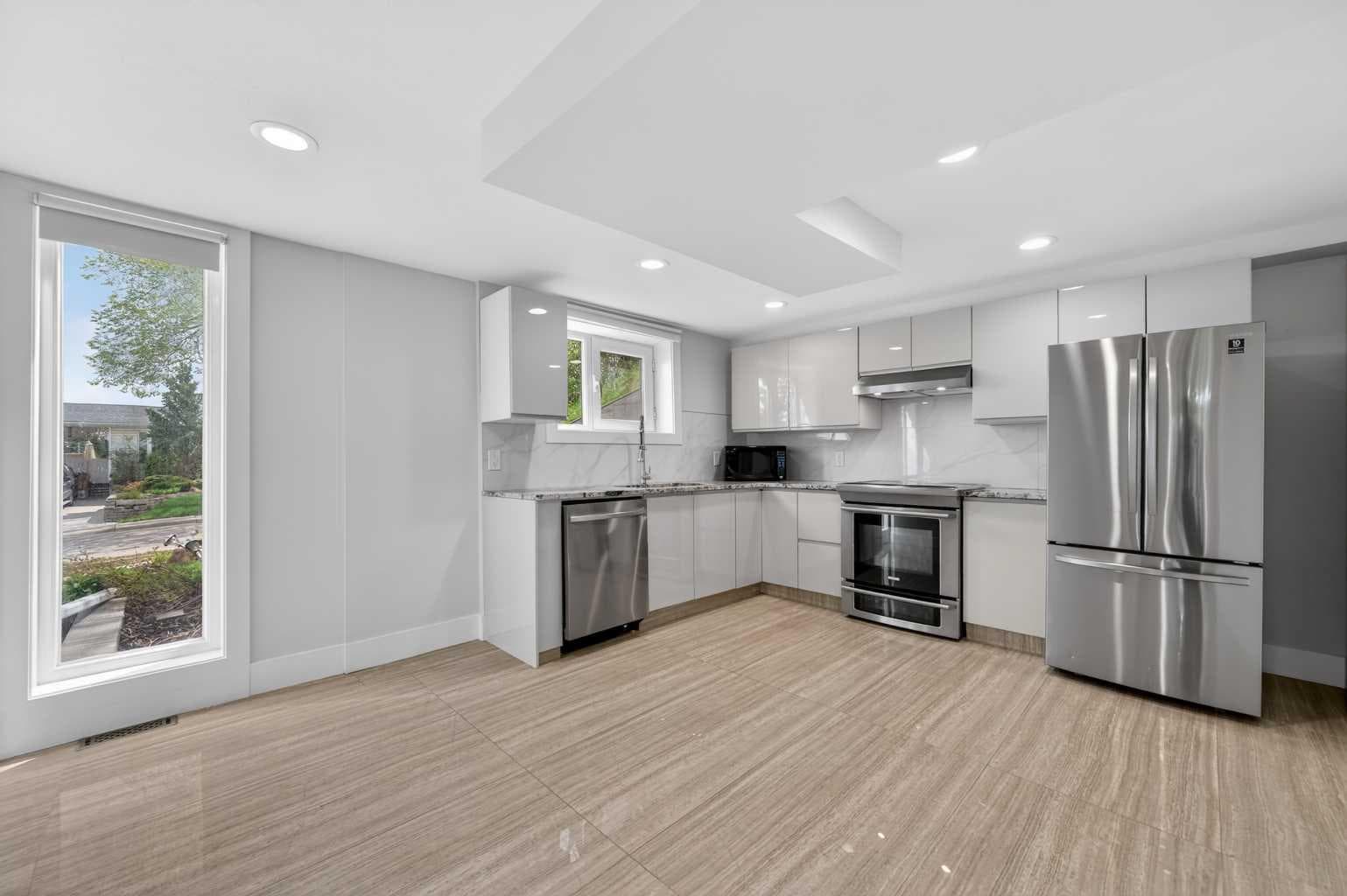 11 Selkirk Drive SW