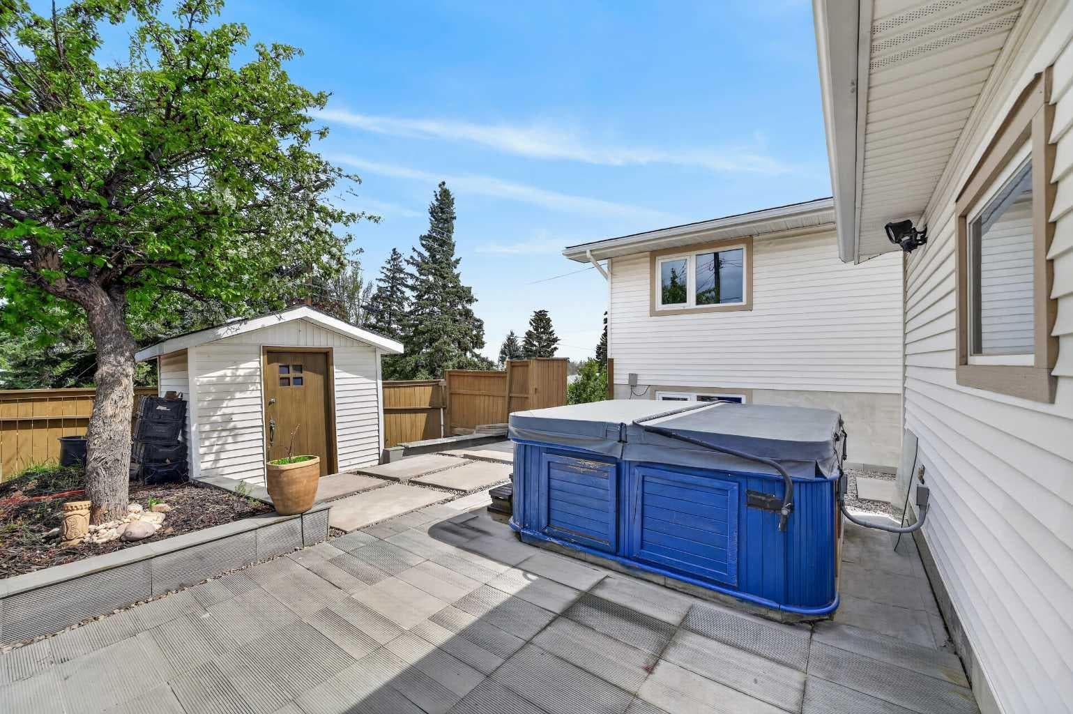 11 Selkirk Drive SW