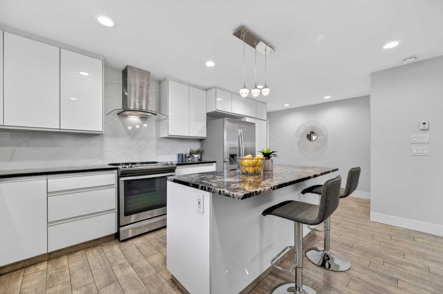 11 Selkirk Drive SW