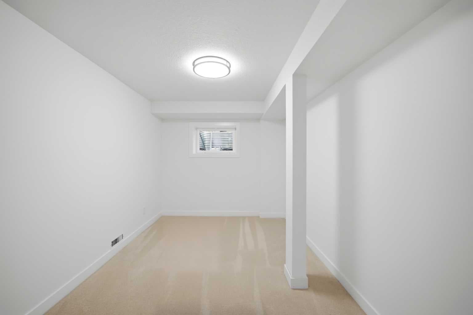 300 Edgehill Drive NW