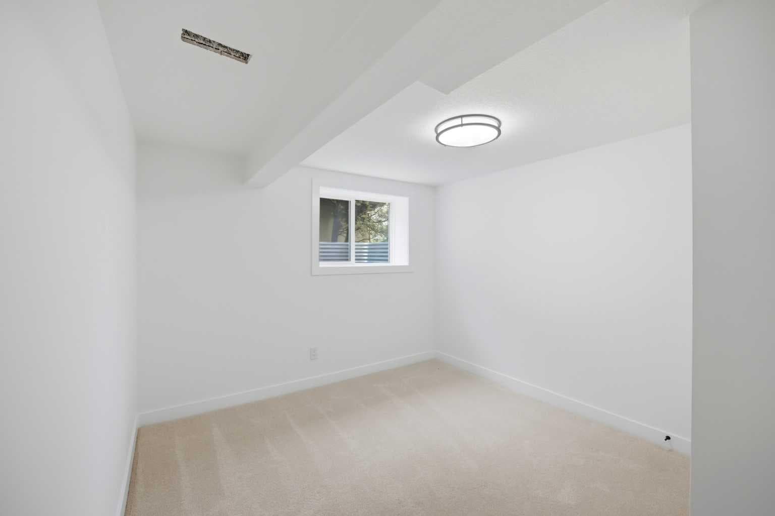 300 Edgehill Drive NW