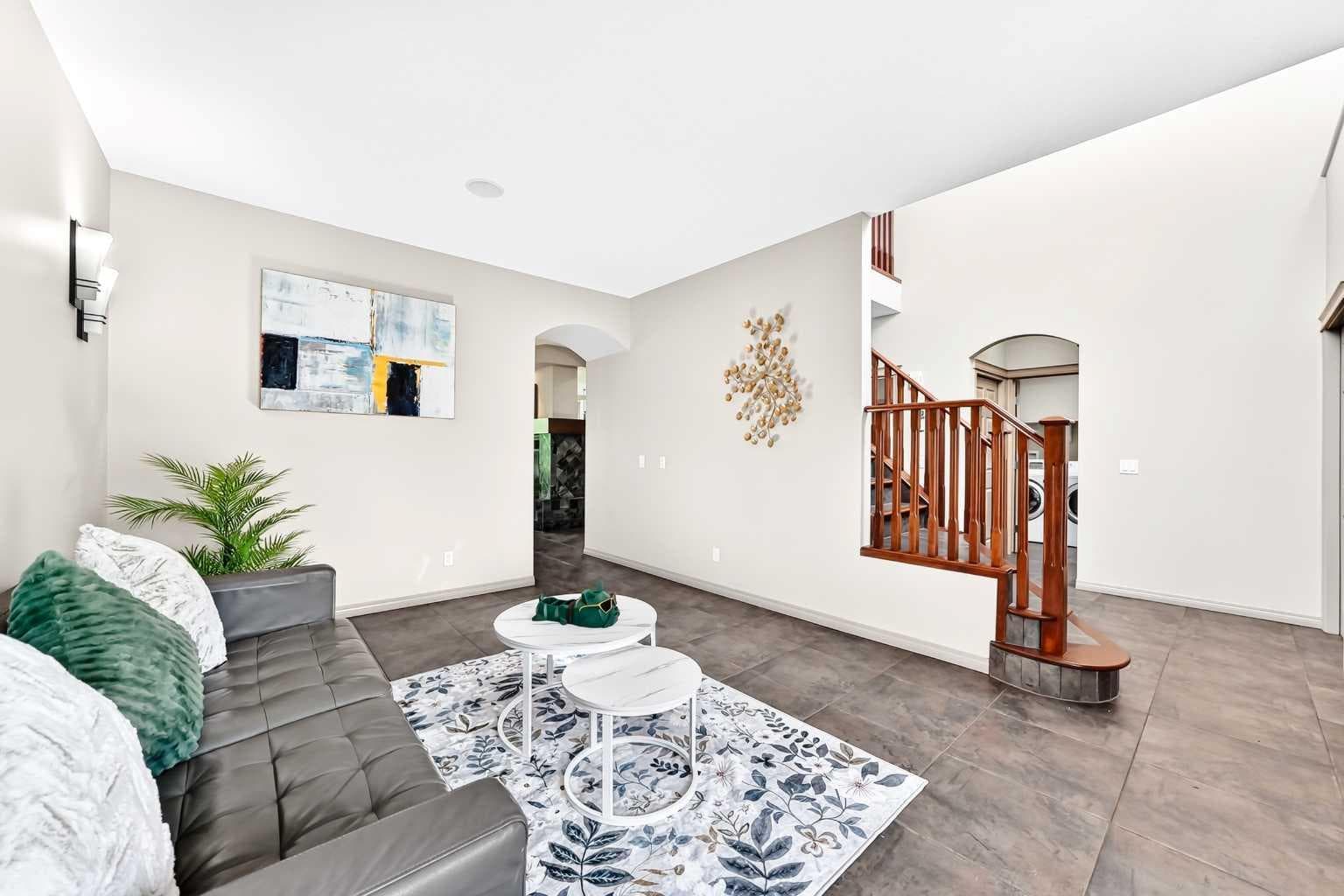 14 Springborough Crescent SW
