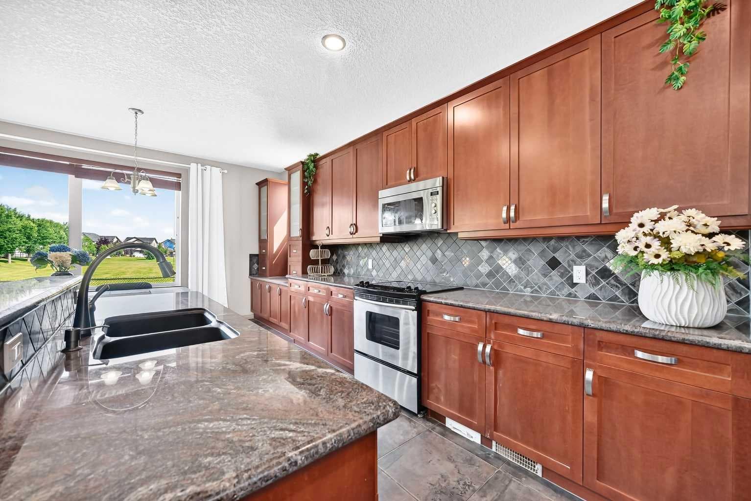 14 Springborough Crescent SW