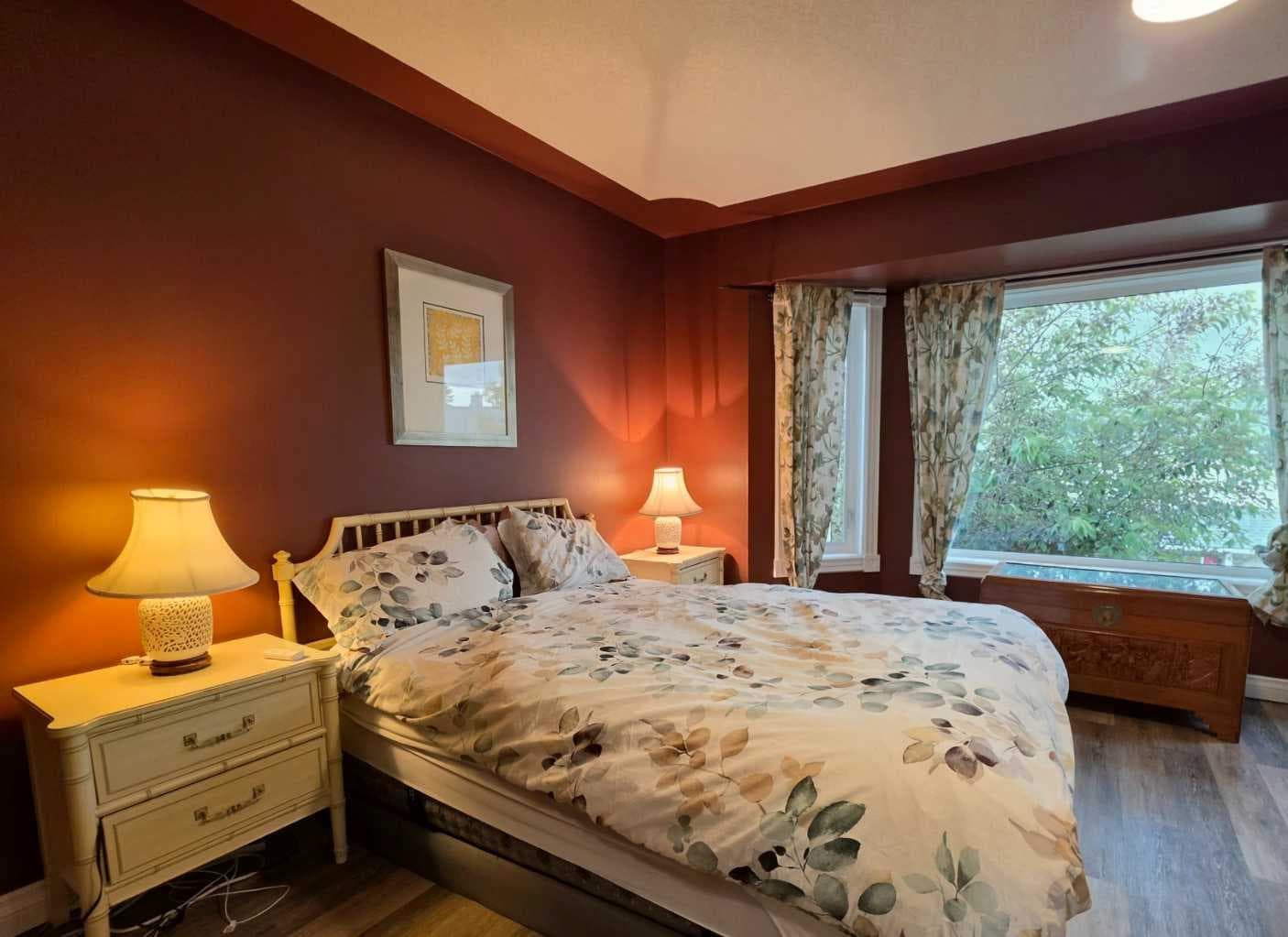 672 Killarney Glen Court SW