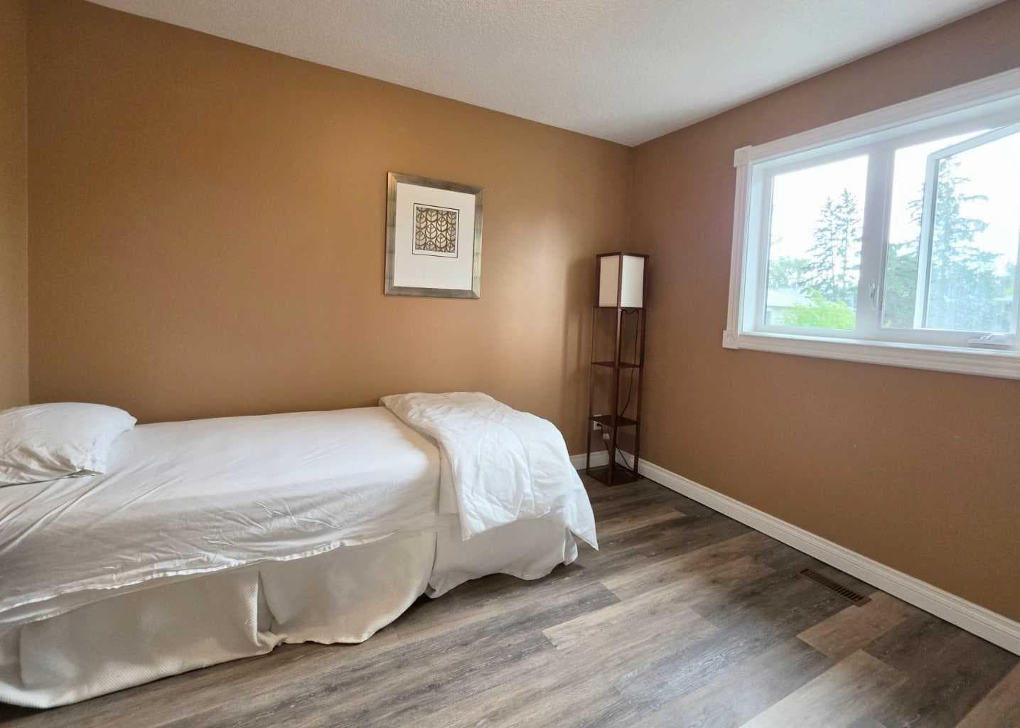 672 Killarney Glen Court SW
