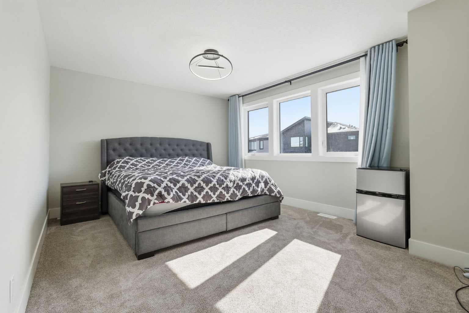 74 Alpine Gardens SW
