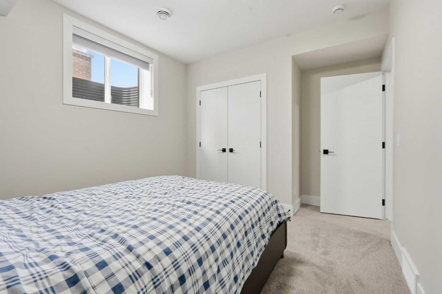 74 Alpine Gardens SW