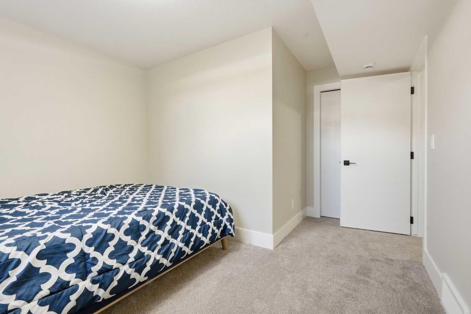 74 Alpine Gardens SW