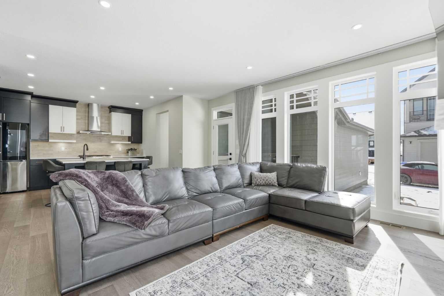 74 Alpine Gardens SW