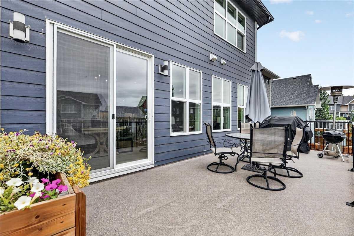 137 Cranbrook Cove SE