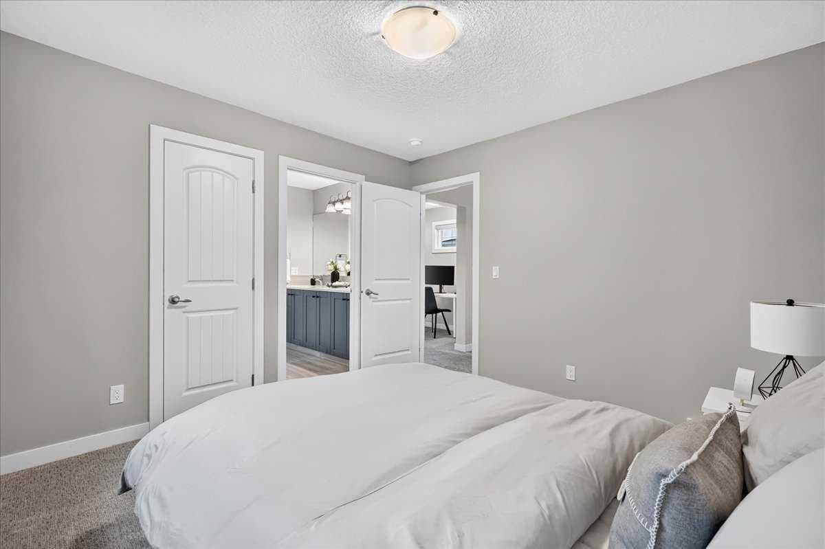 137 Cranbrook Cove SE