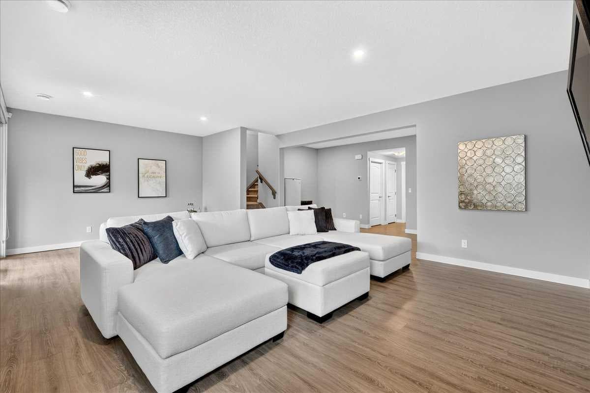 137 Cranbrook Cove SE