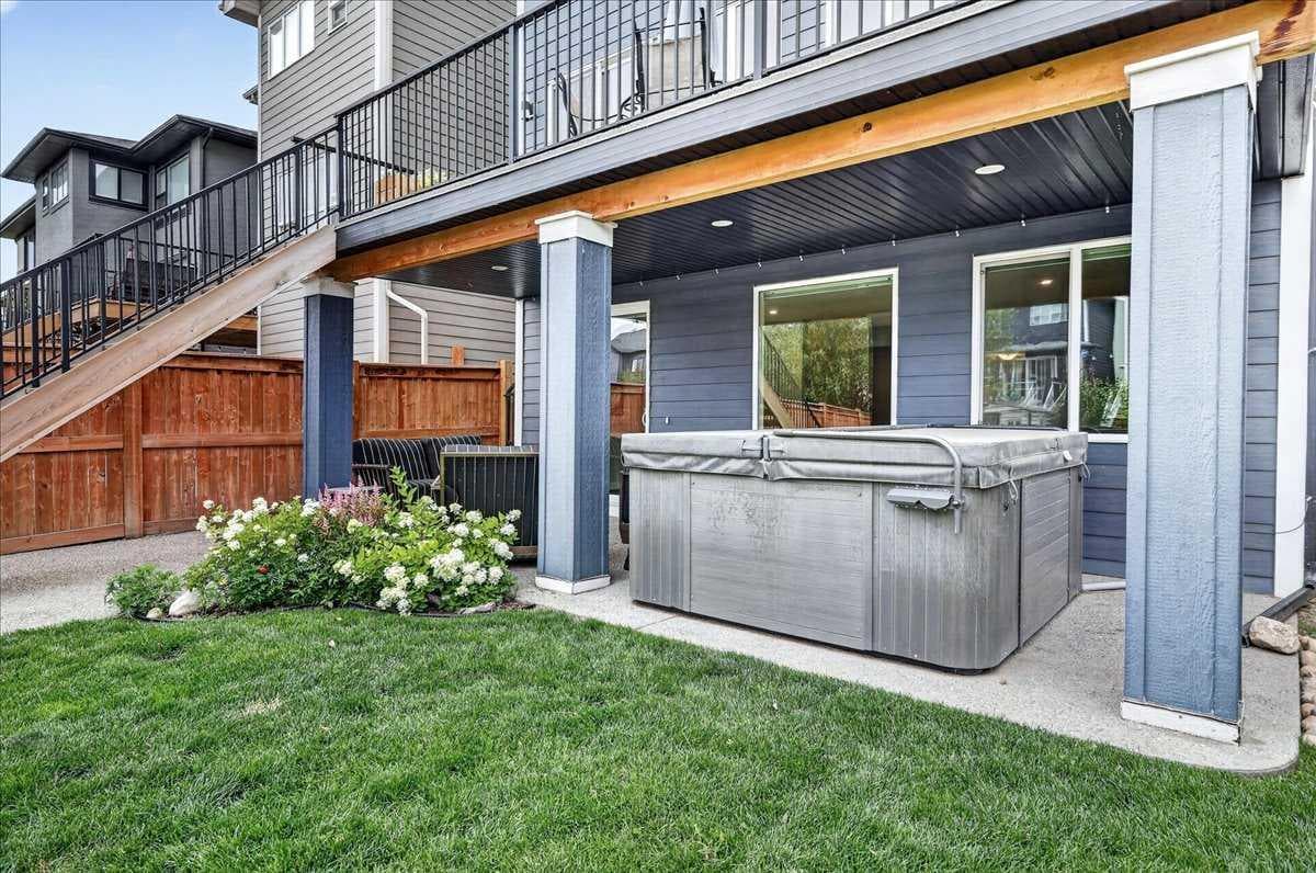 137 Cranbrook Cove SE