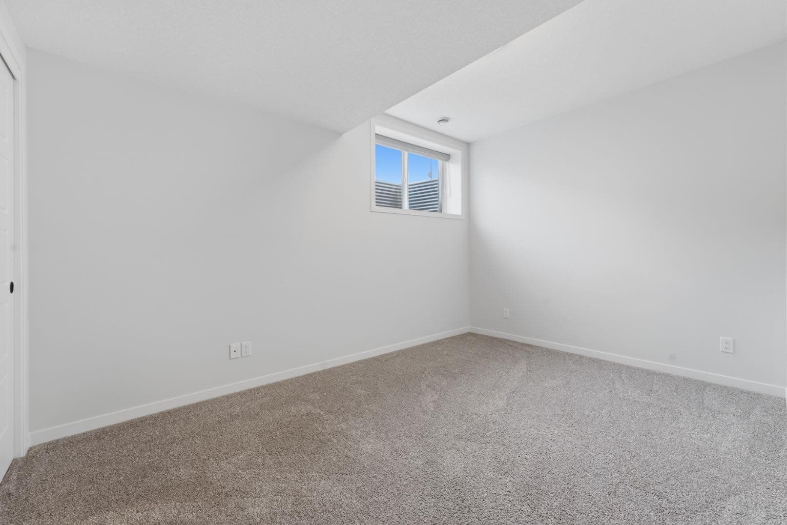 20305 45 Street SE