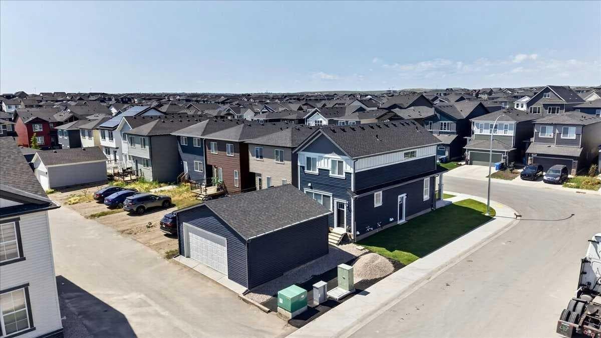 40 Amblefield View NW