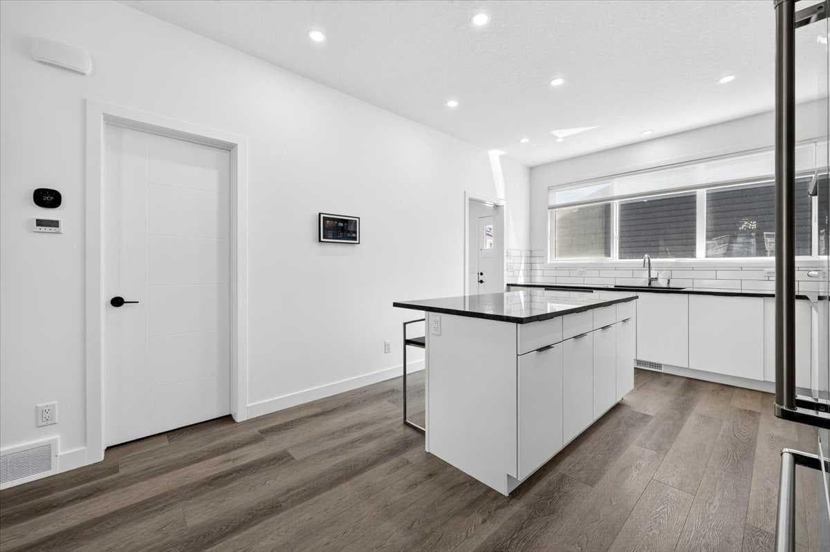 40 Amblefield View NW