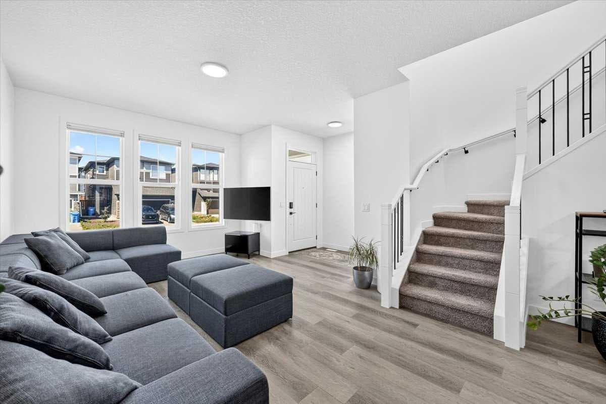 40 Amblefield View NW