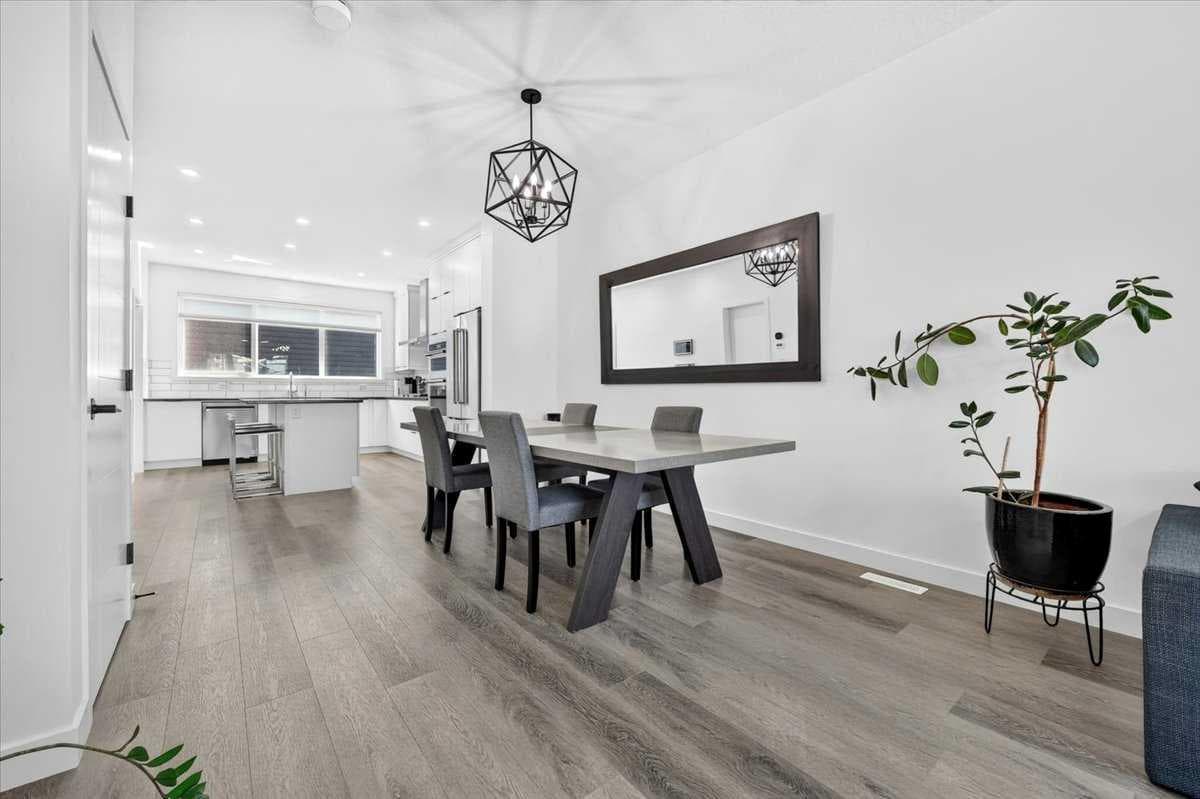 40 Amblefield View NW