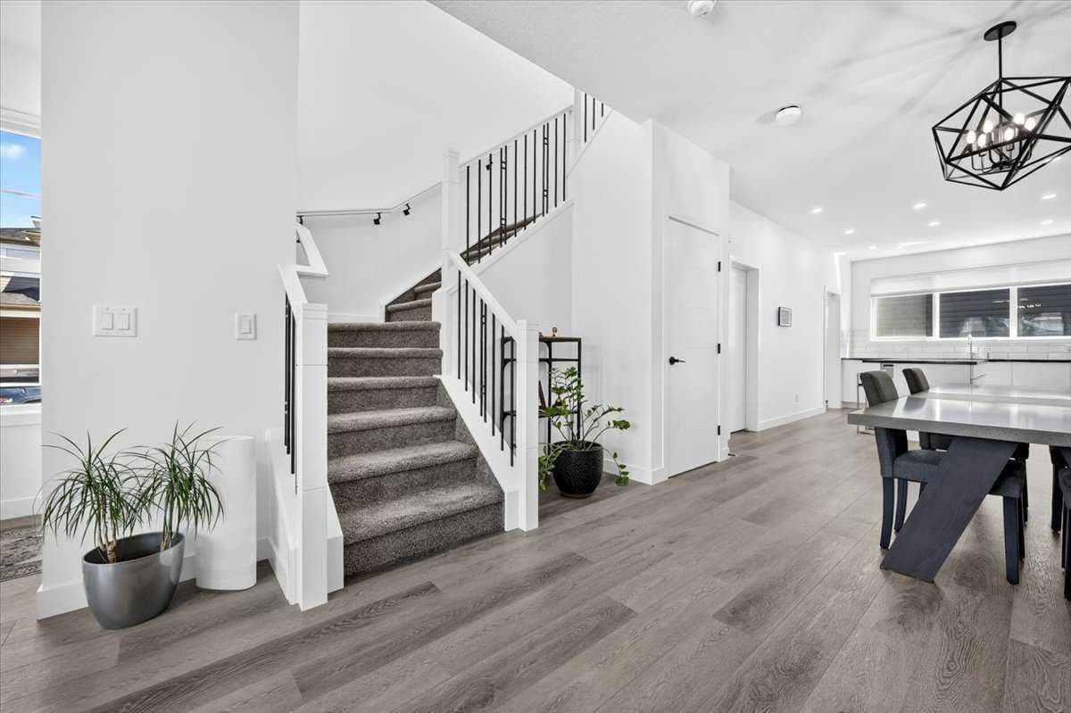 40 Amblefield View NW