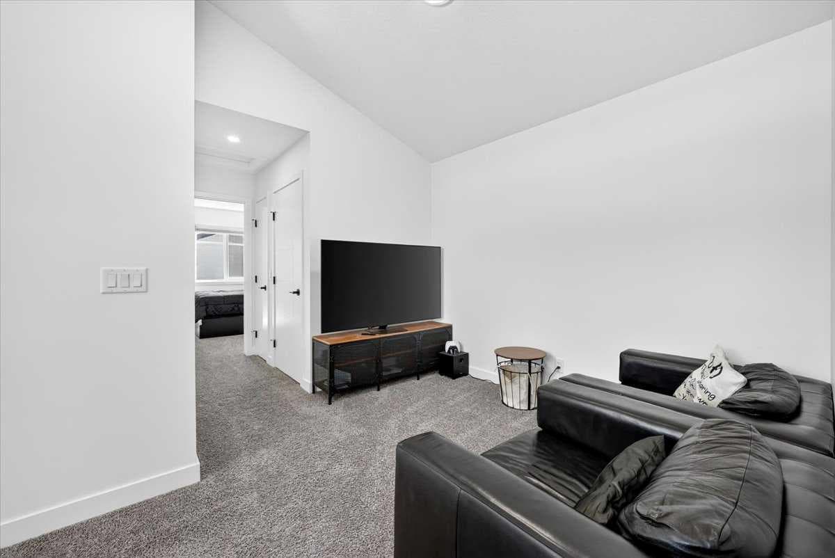40 Amblefield View NW