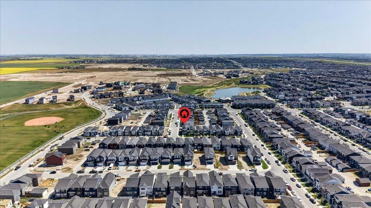 40 Amblefield View NW