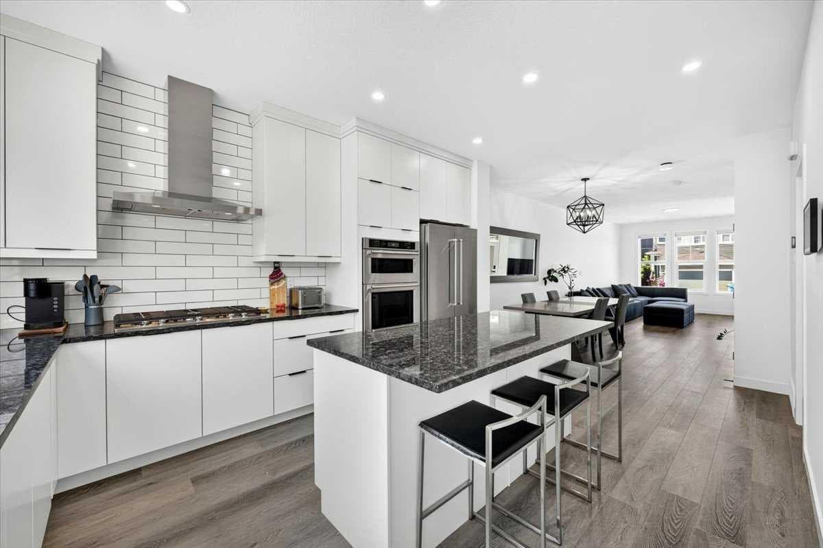 40 Amblefield View NW