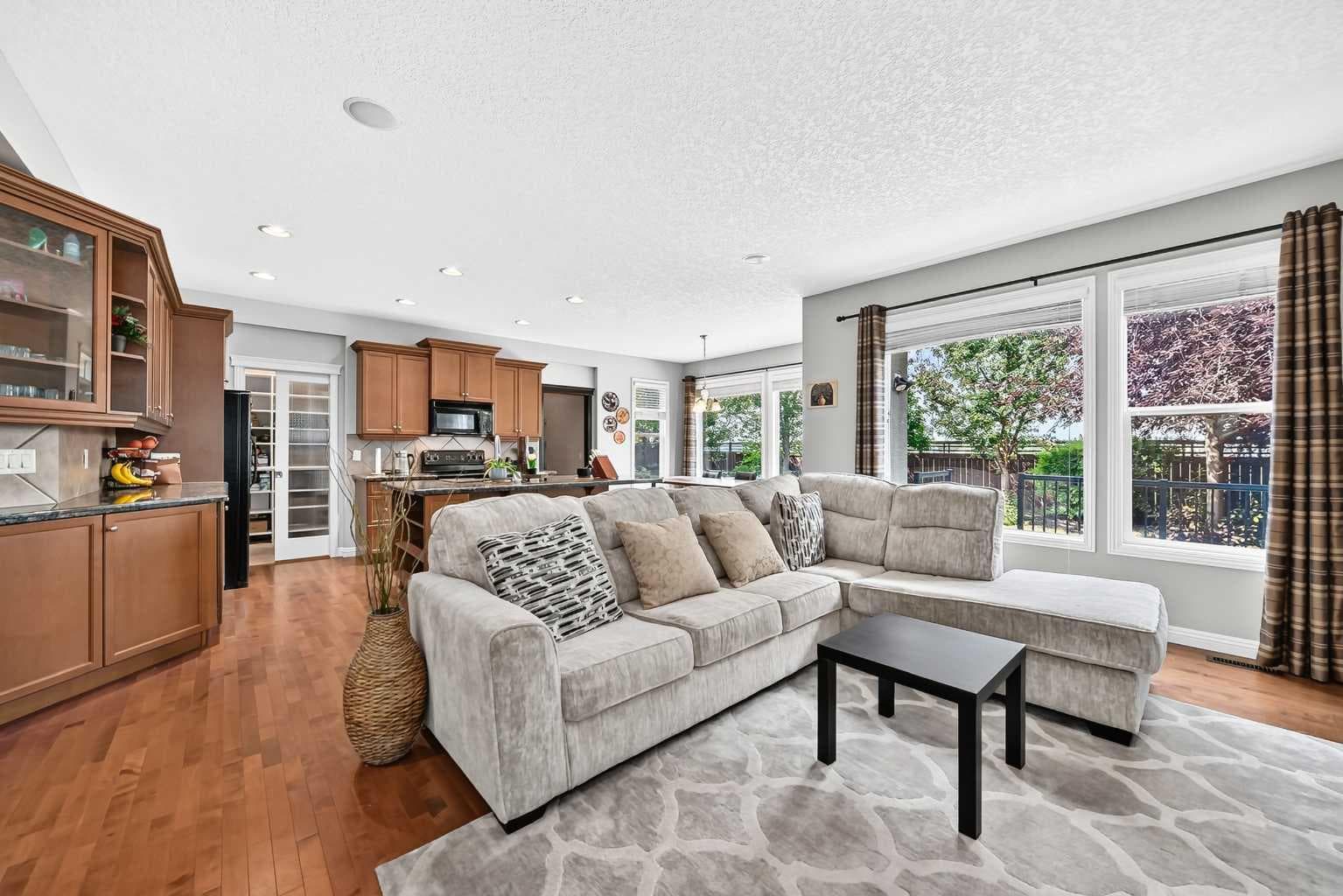 153 Cranleigh Bay SE