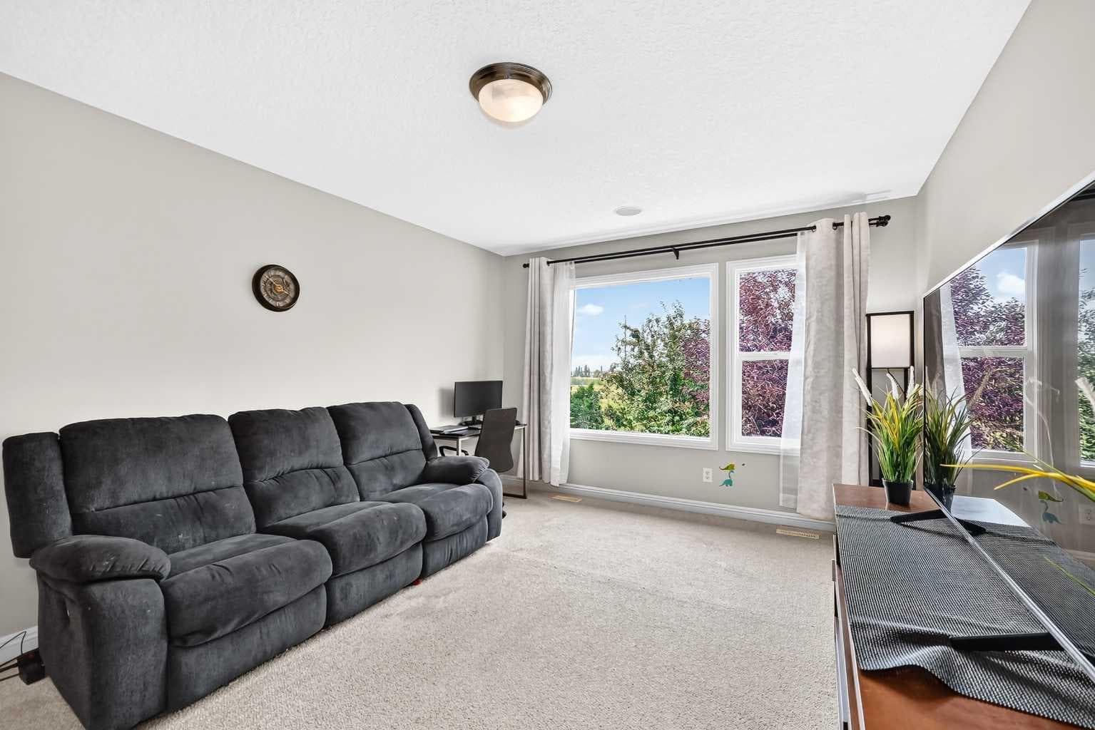 153 Cranleigh Bay SE