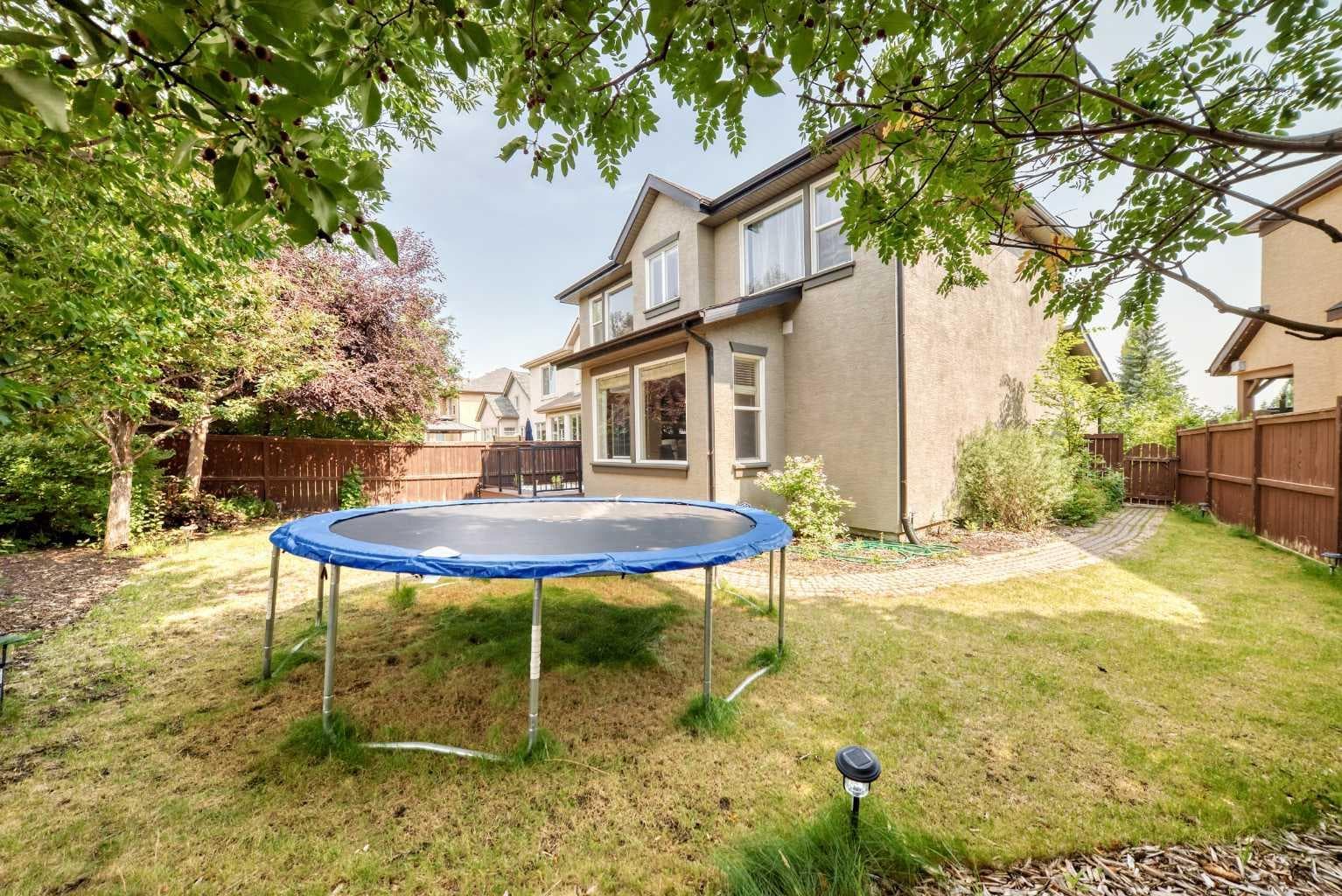153 Cranleigh Bay SE
