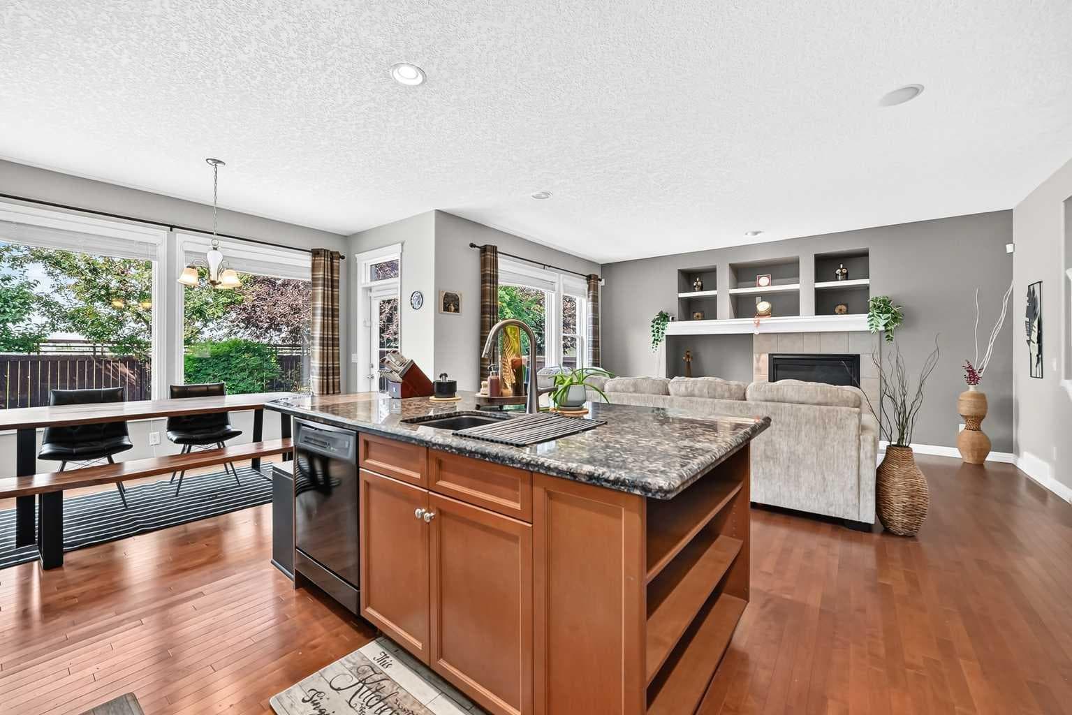 153 Cranleigh Bay SE