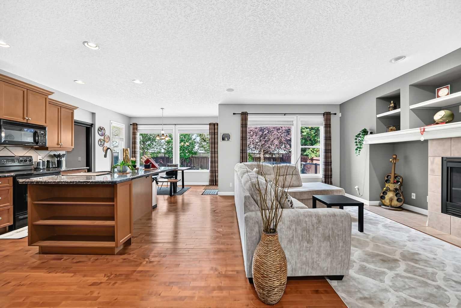 153 Cranleigh Bay SE