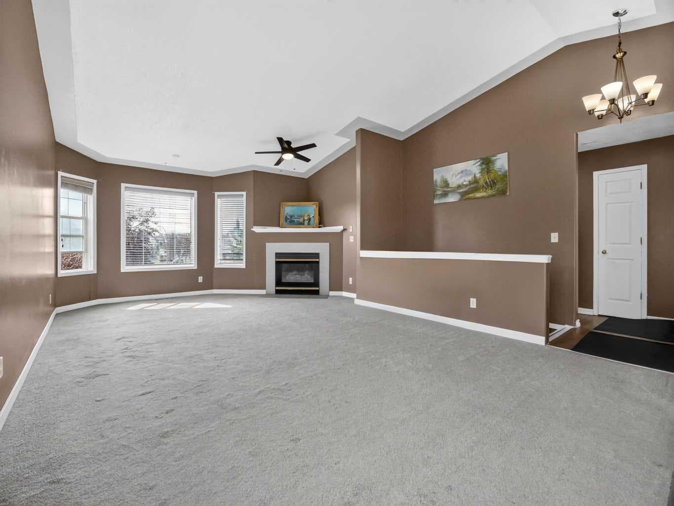 285 Fresno Place NE