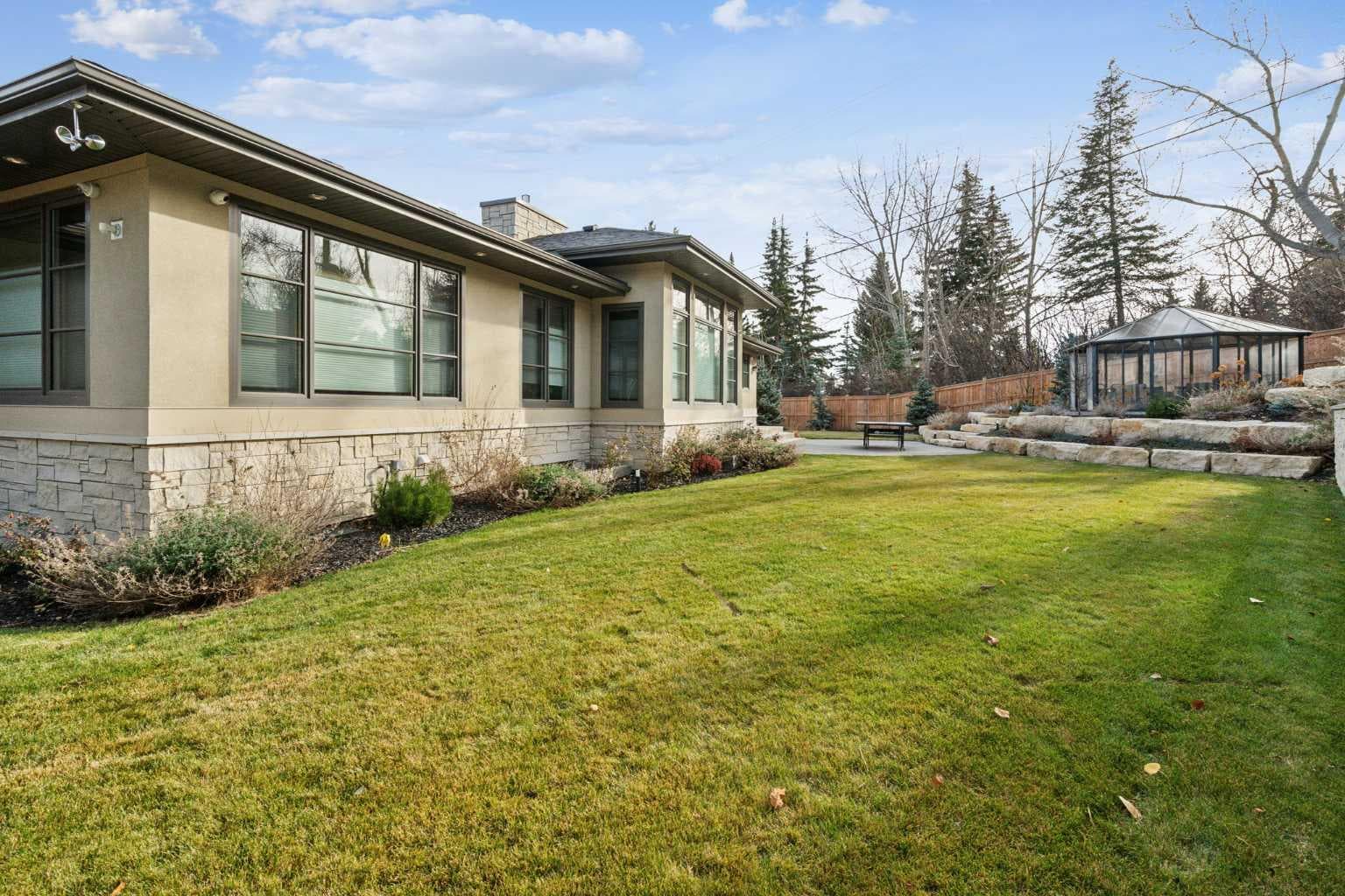 215 Patton Court SW