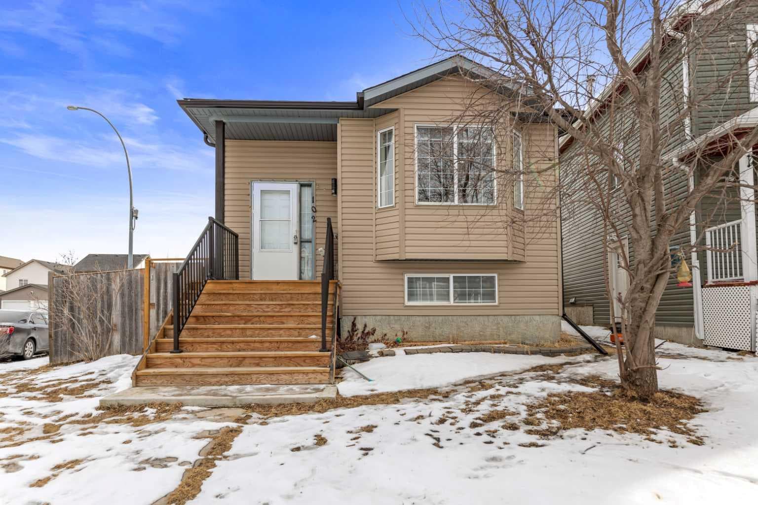 102 Martin Crossing Grove NE