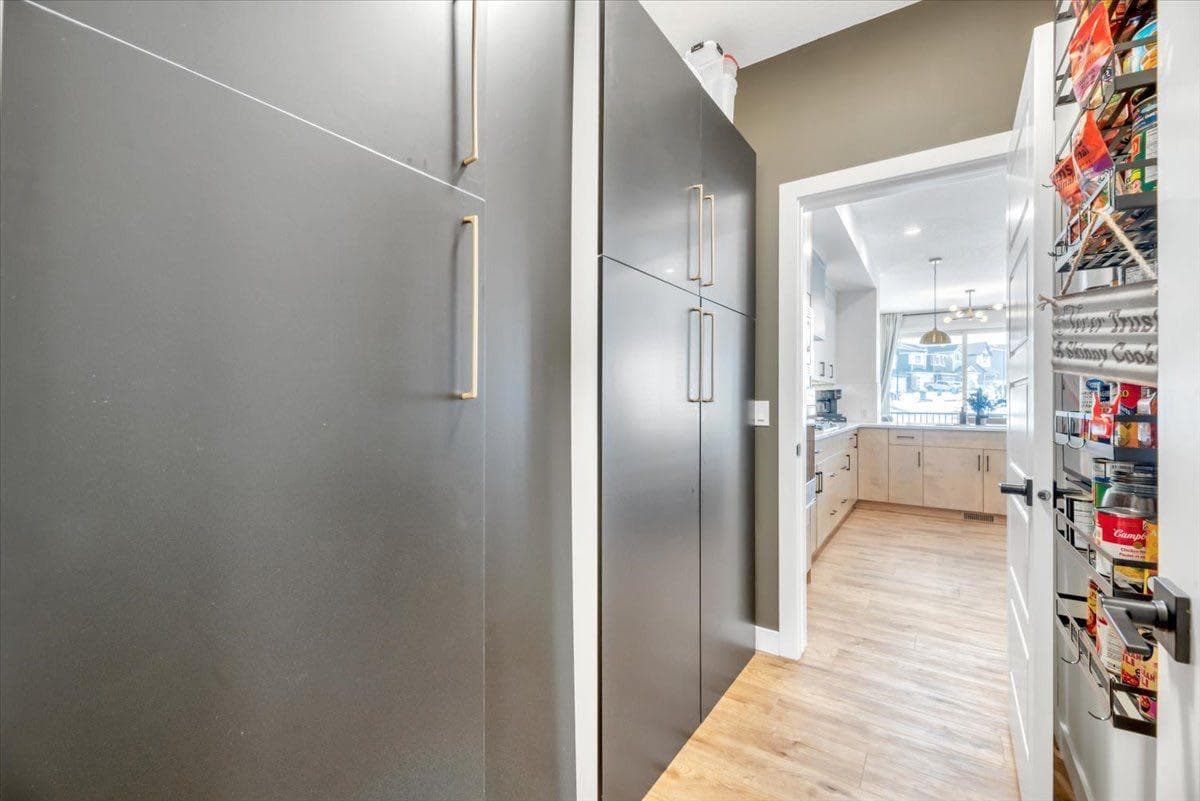 77 Versant Point SW