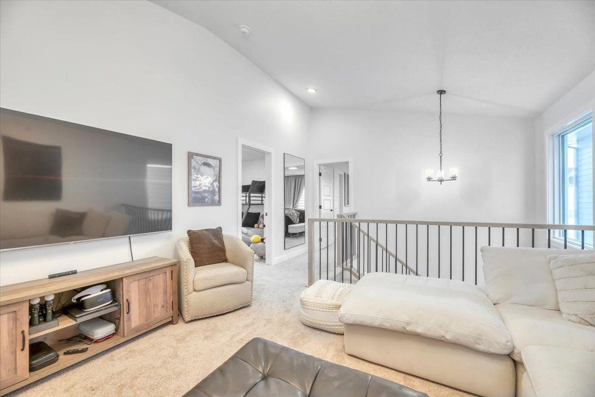 77 Versant Point SW
