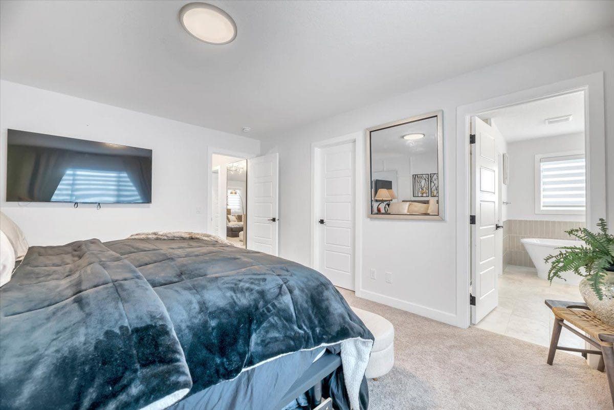 77 Versant Point SW