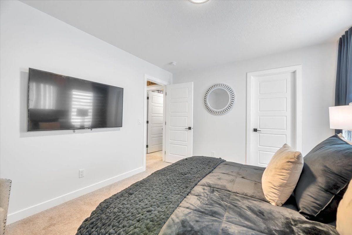77 Versant Point SW