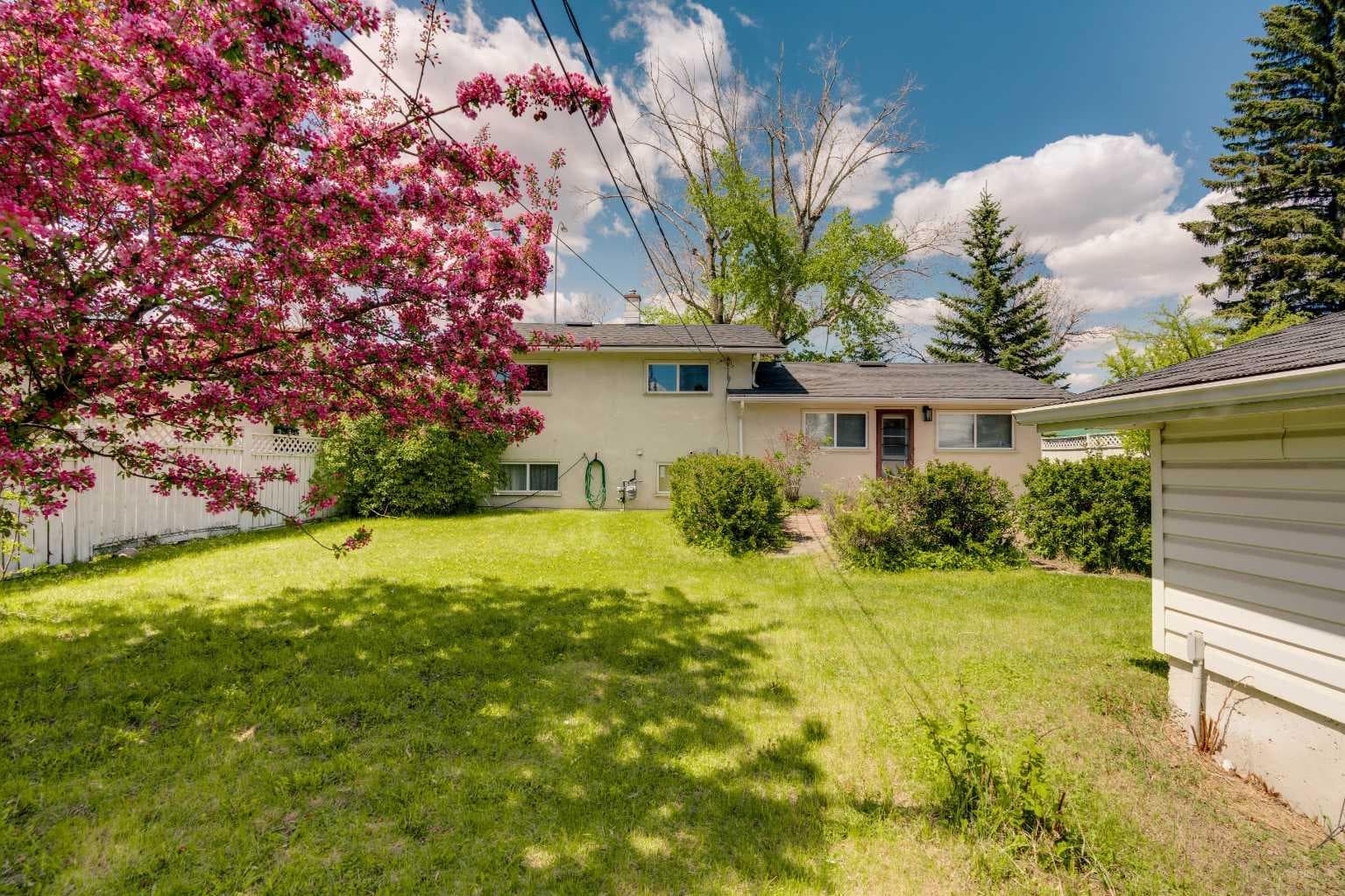 8432 Elbow Drive SW