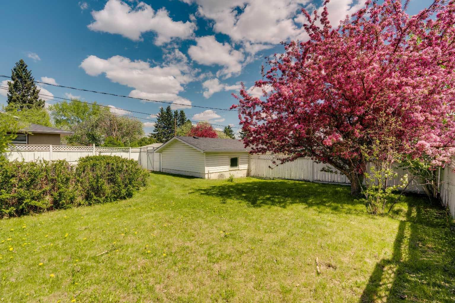 8432 Elbow Drive SW