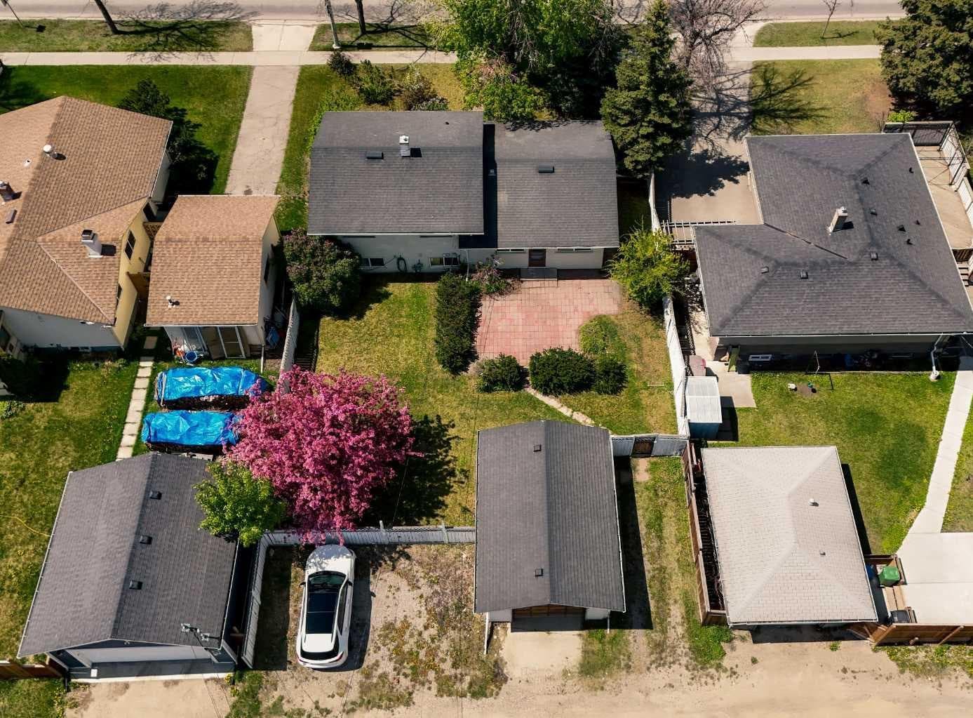 8432 Elbow Drive SW