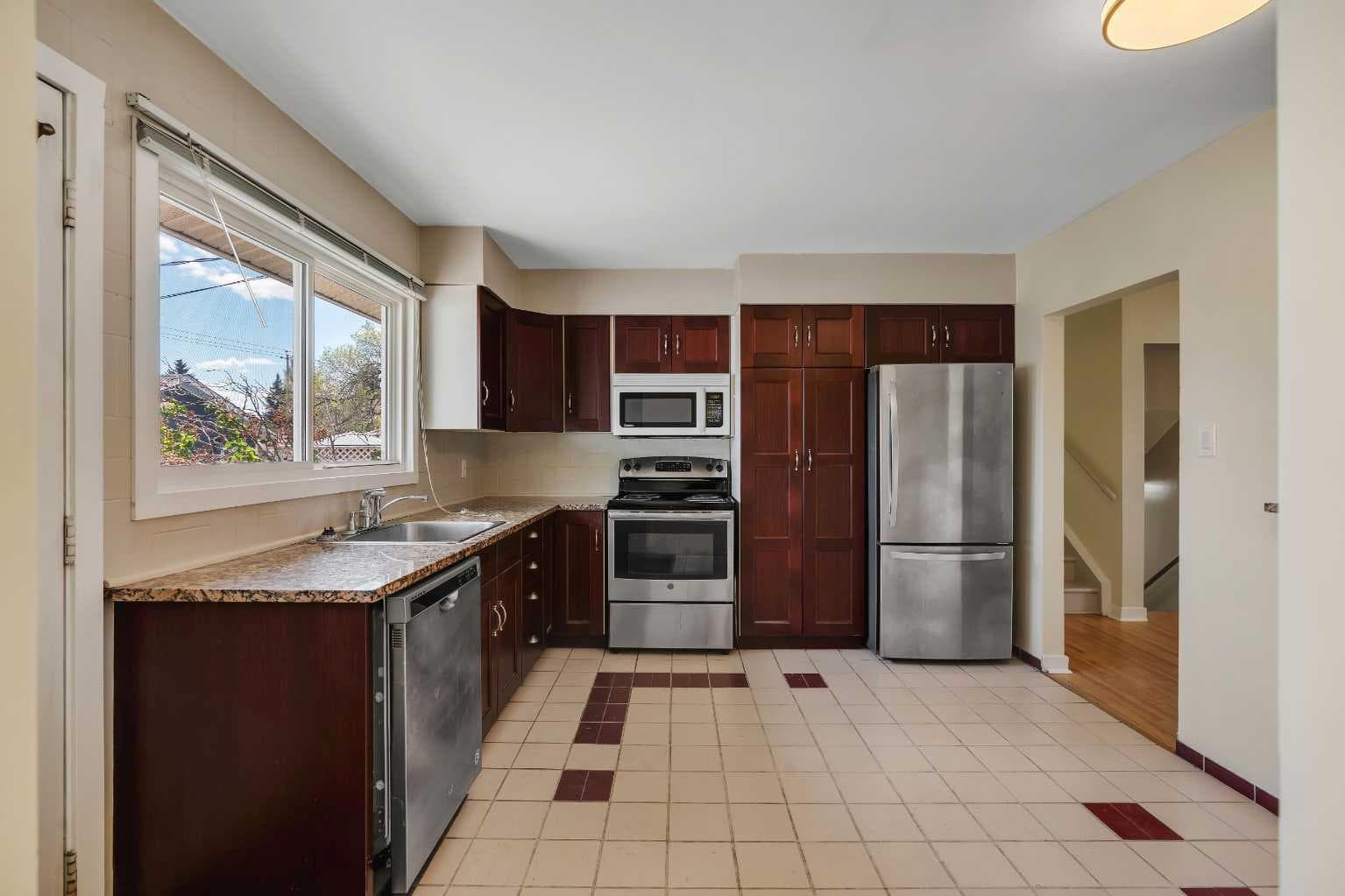 8432 Elbow Drive SW