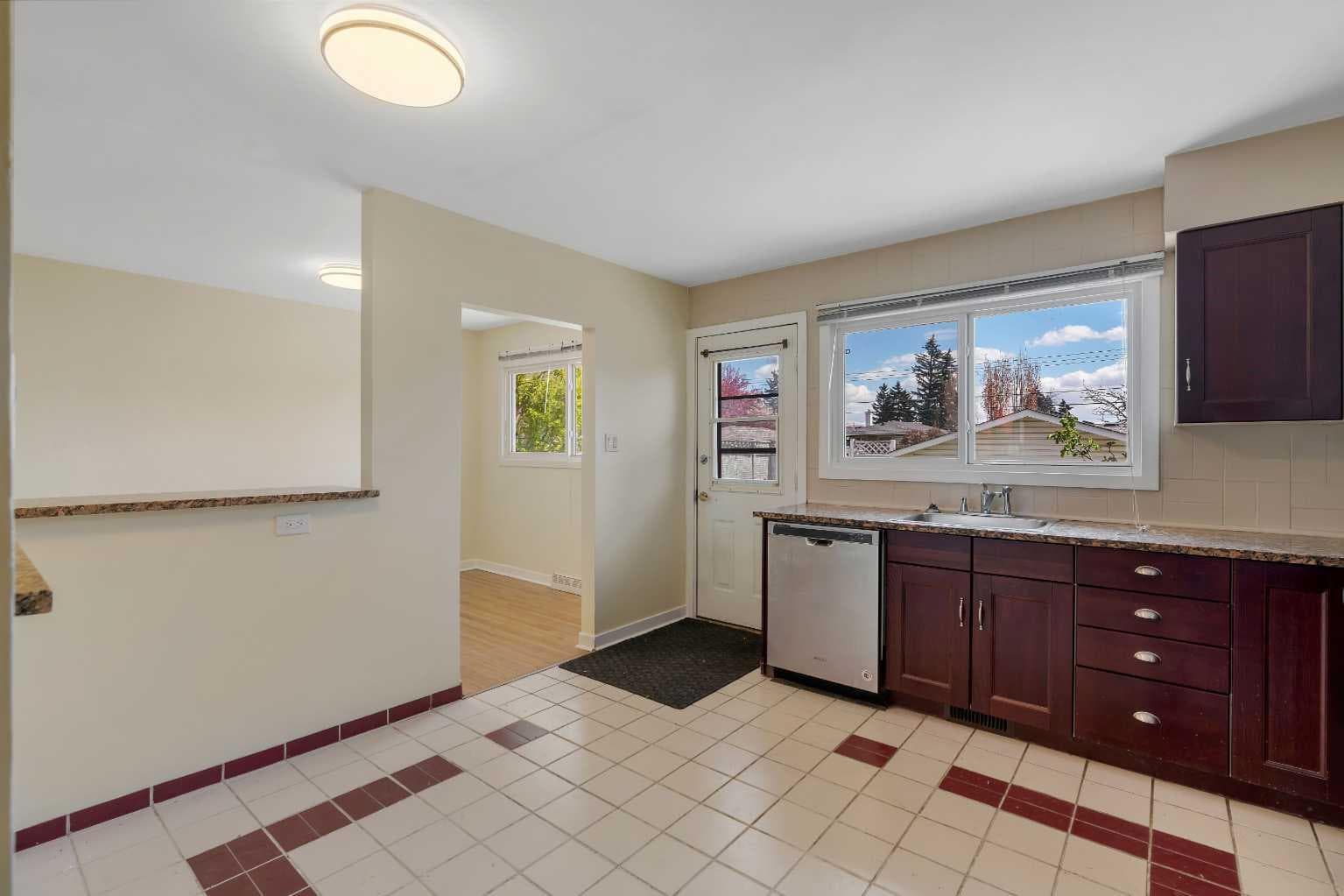 8432 Elbow Drive SW
