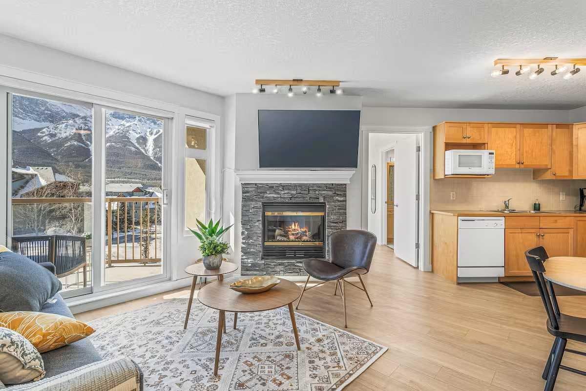 411, 160 Kananaskis Way 