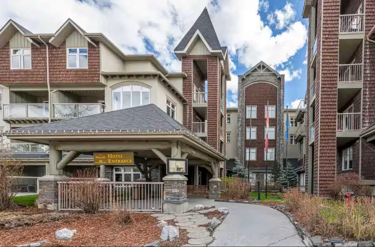 411, 160 Kananaskis Way 