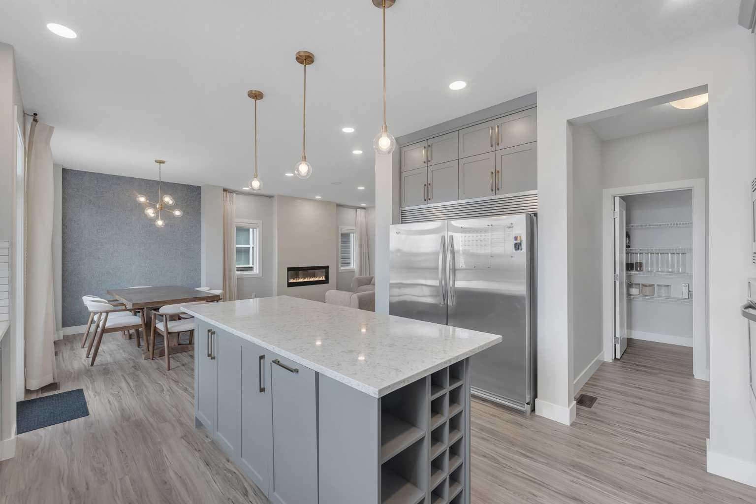 81 Carringvue Manor NW