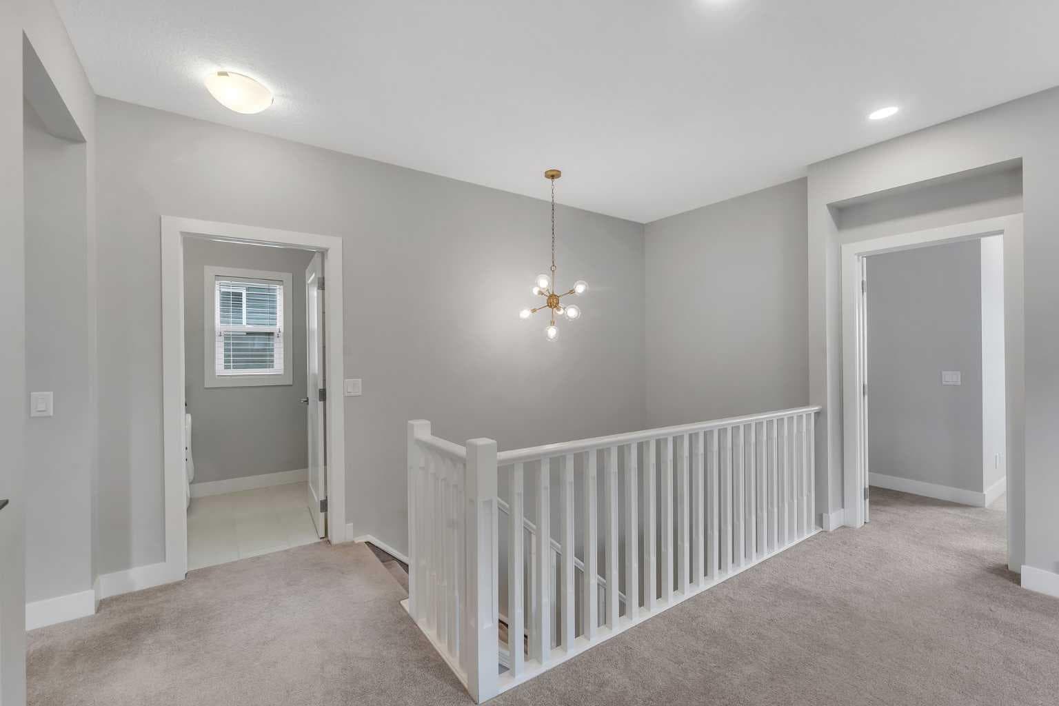 81 Carringvue Manor NW