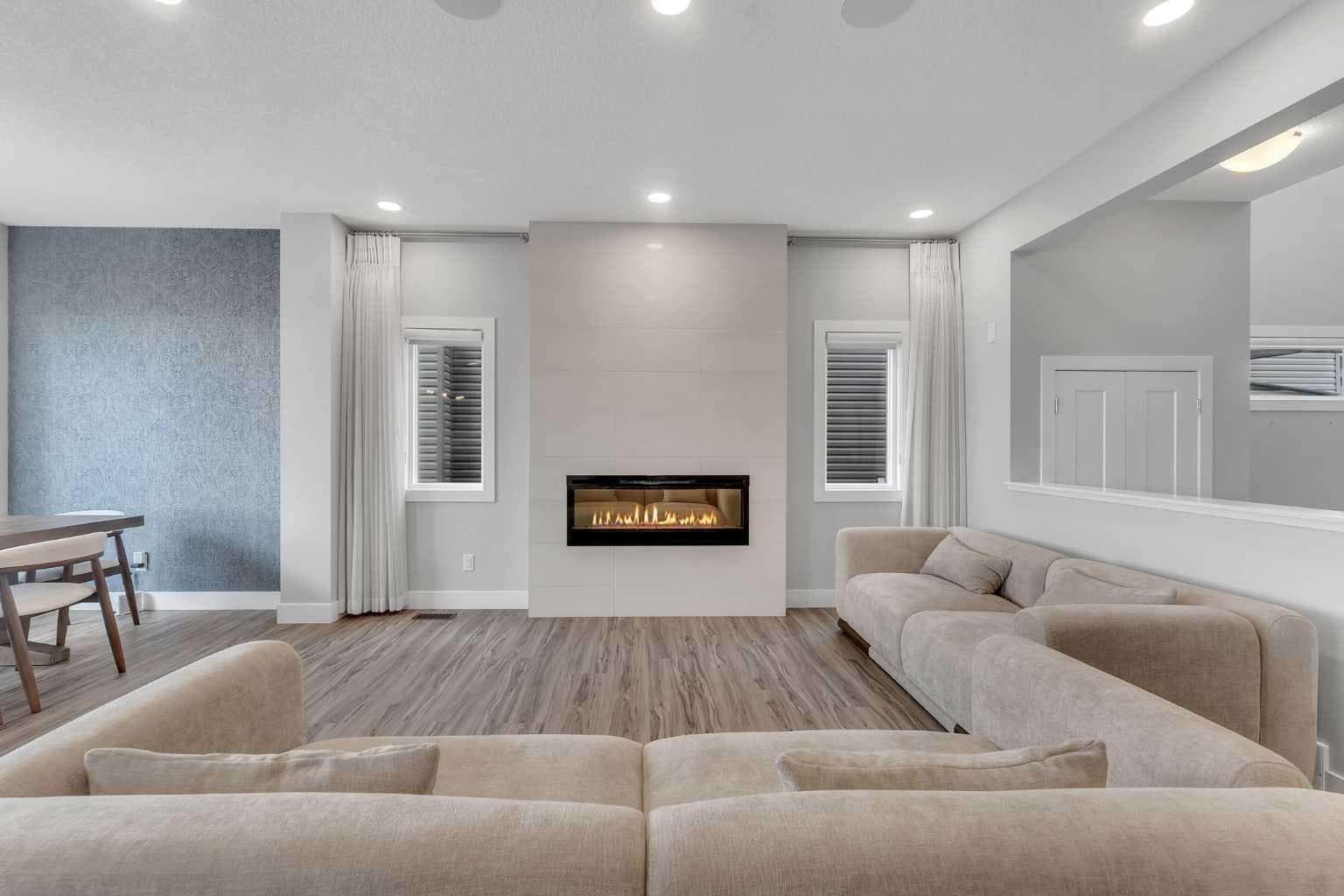 81 Carringvue Manor NW